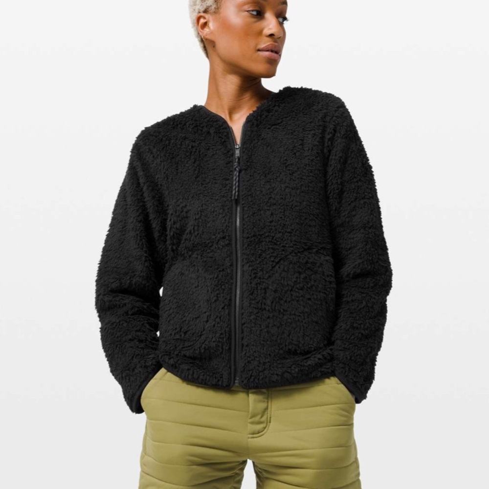 Lululemon Oh So Sherpa Full Zip
Black 6
